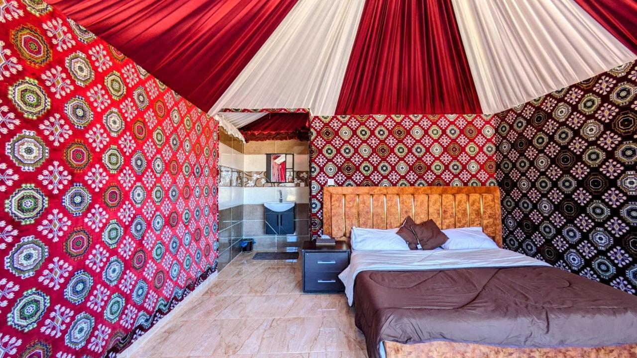 Whydesert Camp & Tours Вади Рум Екстериор снимка